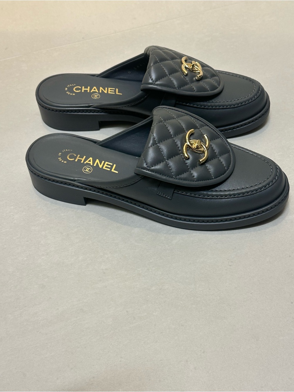 CHANEL Black Quilted Leather CC Logo Mules Size 39 - Picture 6 of 6